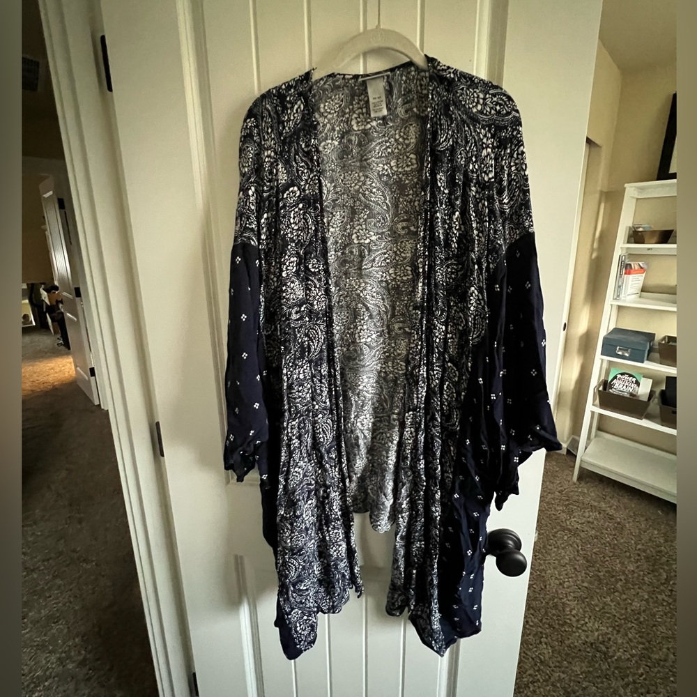 Catherine’s 5x blue/white cotton cardigan